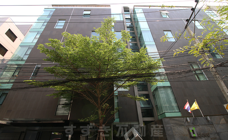 Quad Suites Silom