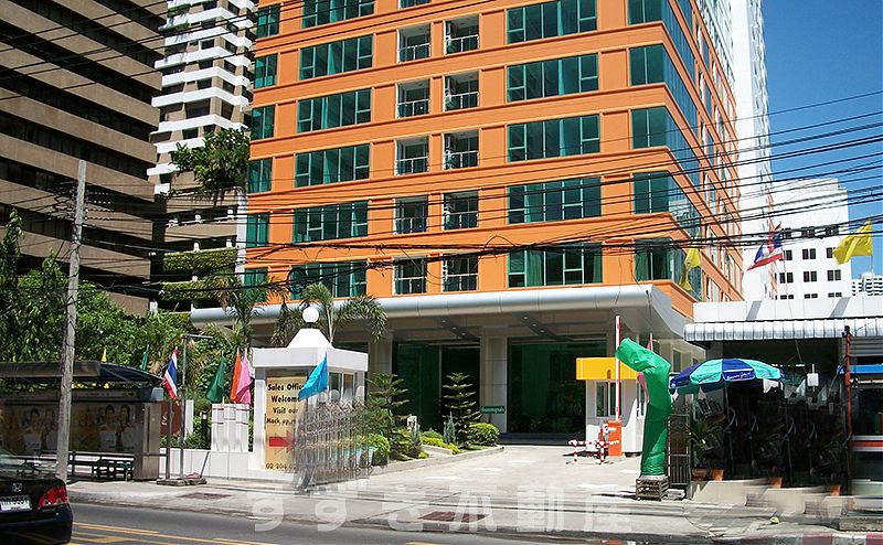 Sukhumvit Living Town の外観