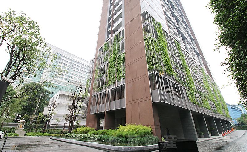 The Lofts Ekkamai の外観