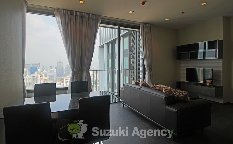 Edge Sukhumvit 23 の外観