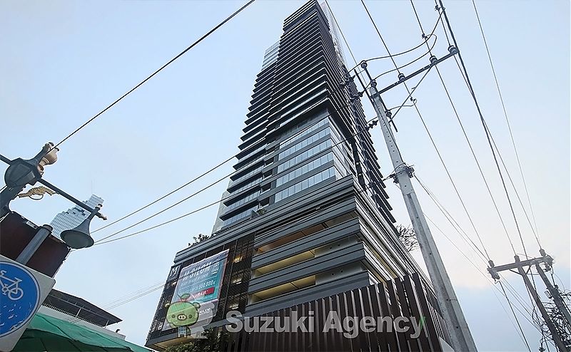 M Silom (Owner No.87486)