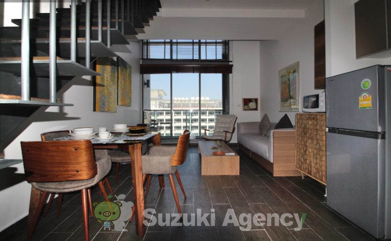 The Lofts Ekkamai の外観