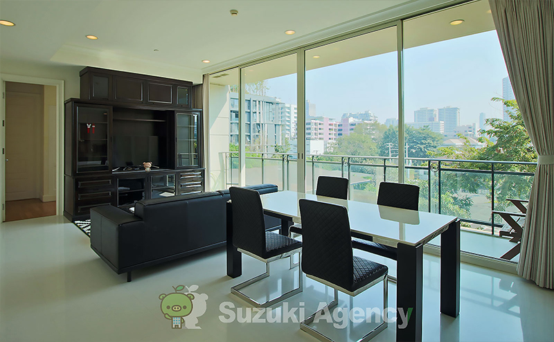 Royce Private Residences の外観