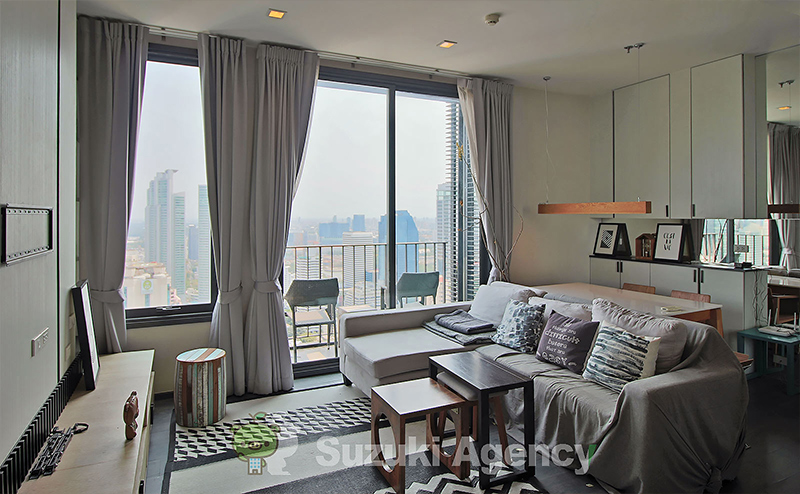 Edge Sukhumvit 23 の外観