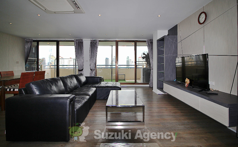 Acadamia Grand Tower