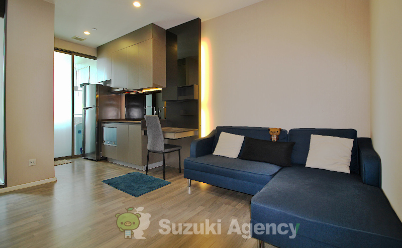 The Room Sukhumvit 69 の外観