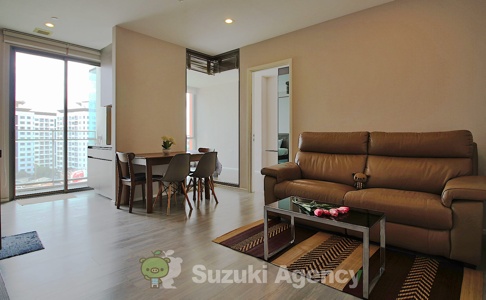 The Room Sukhumvit 69 の写真
