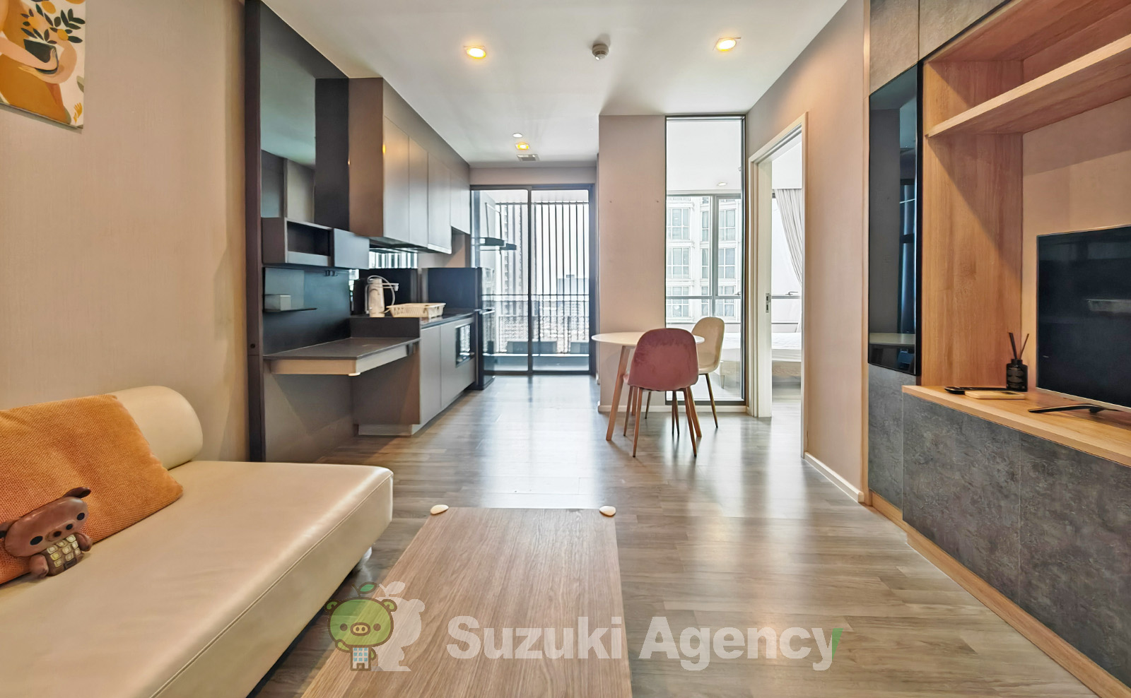 The Room Sukhumvit 69 の写真