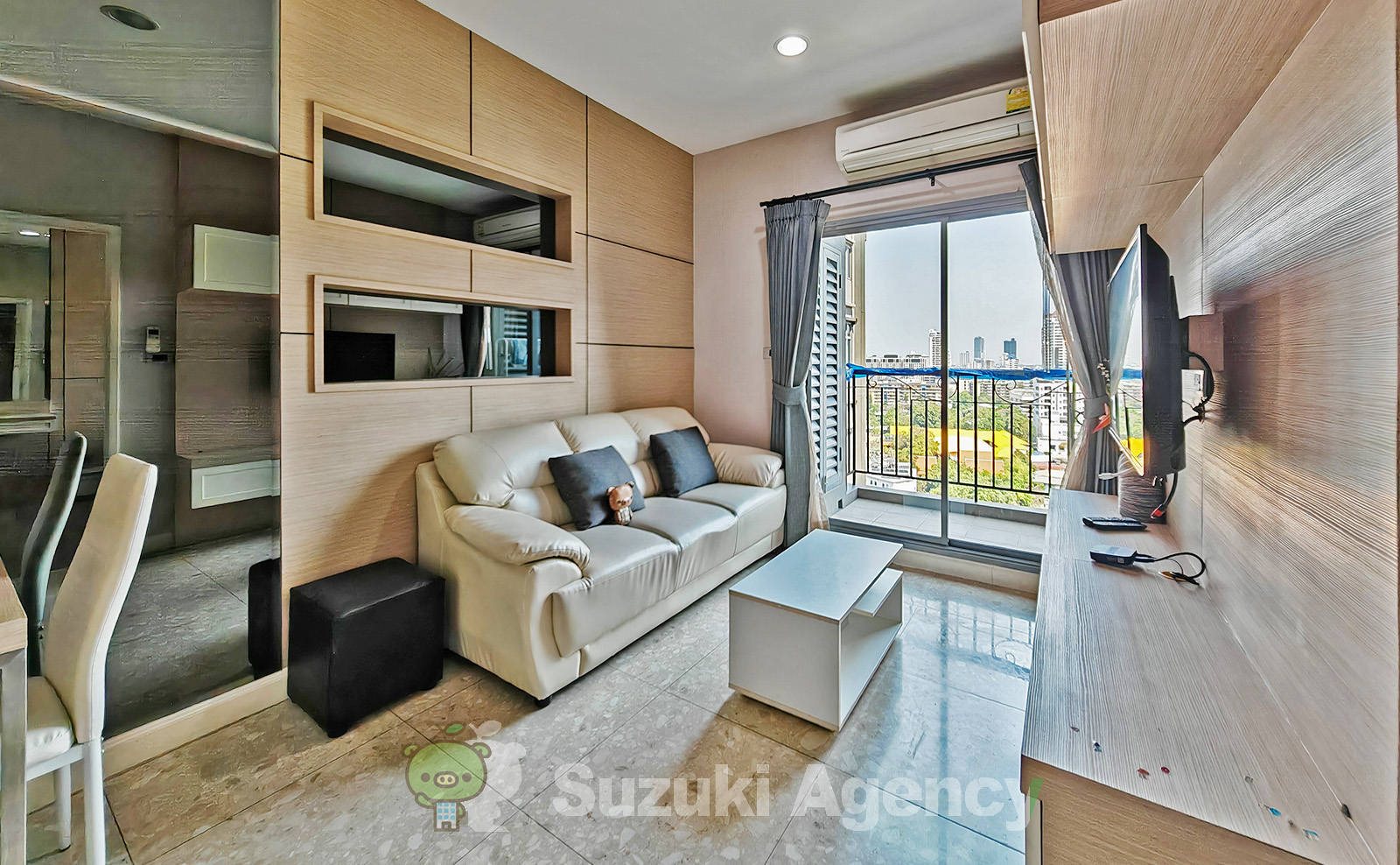 The Crest Sukhumvit 34 の写真