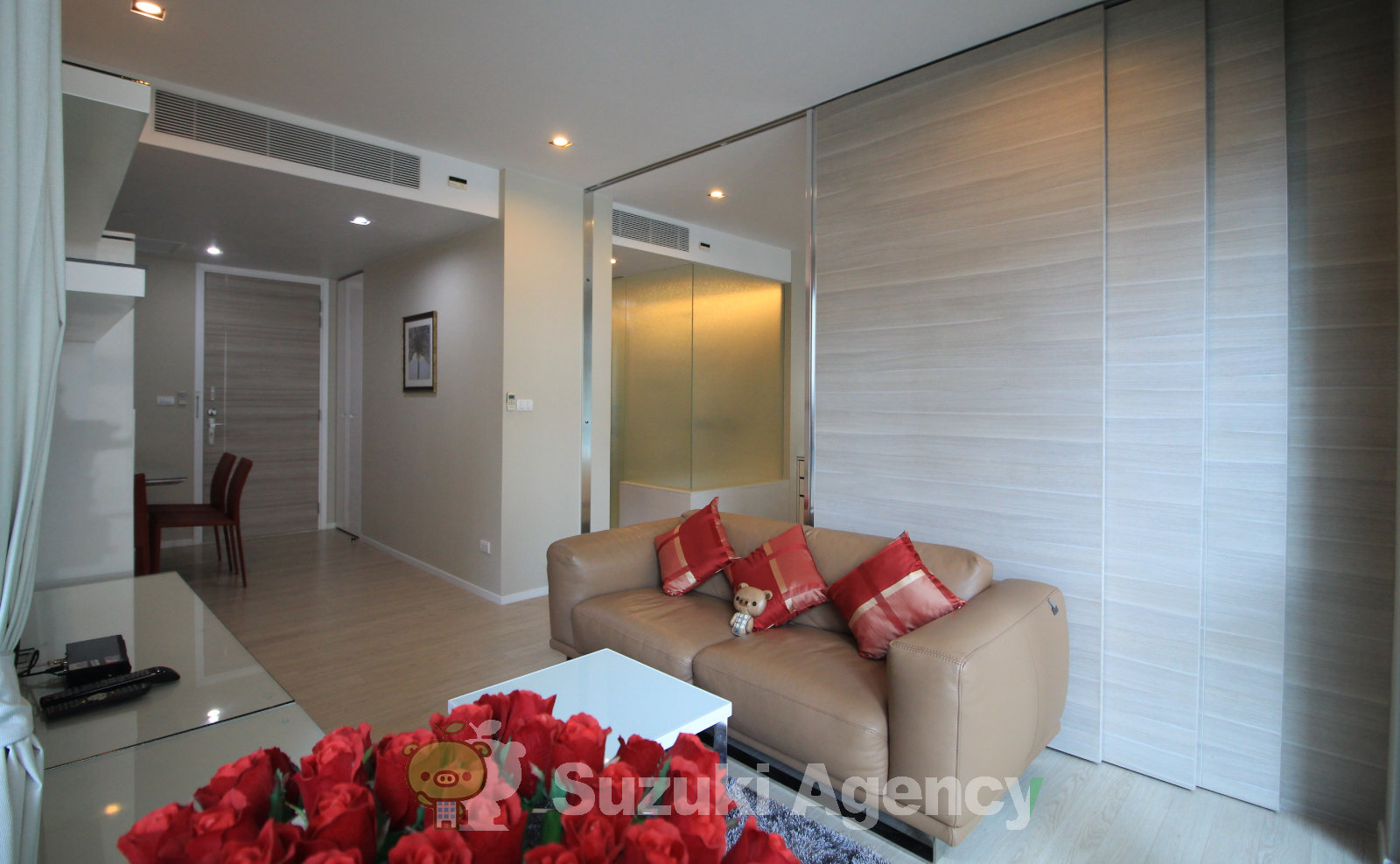 The Room Sukhumvit 21 の写真