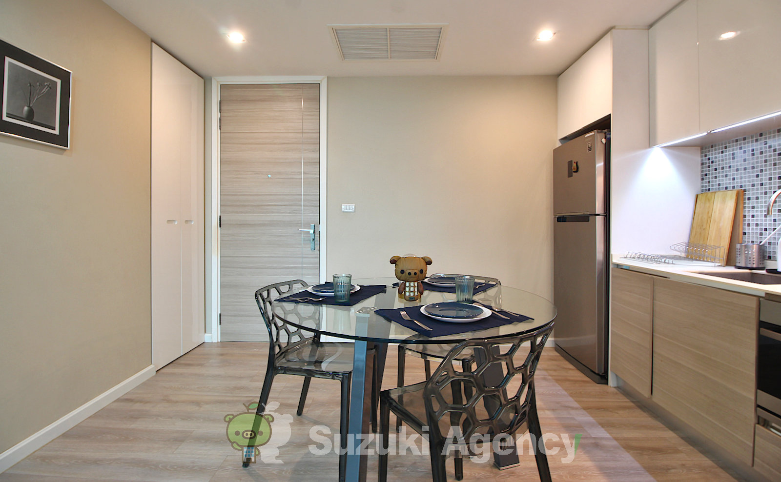 The Room Sukhumvit 21 の写真