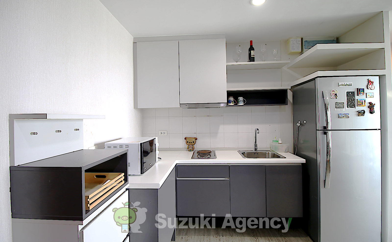 The Base Sukhumvit 77 の写真