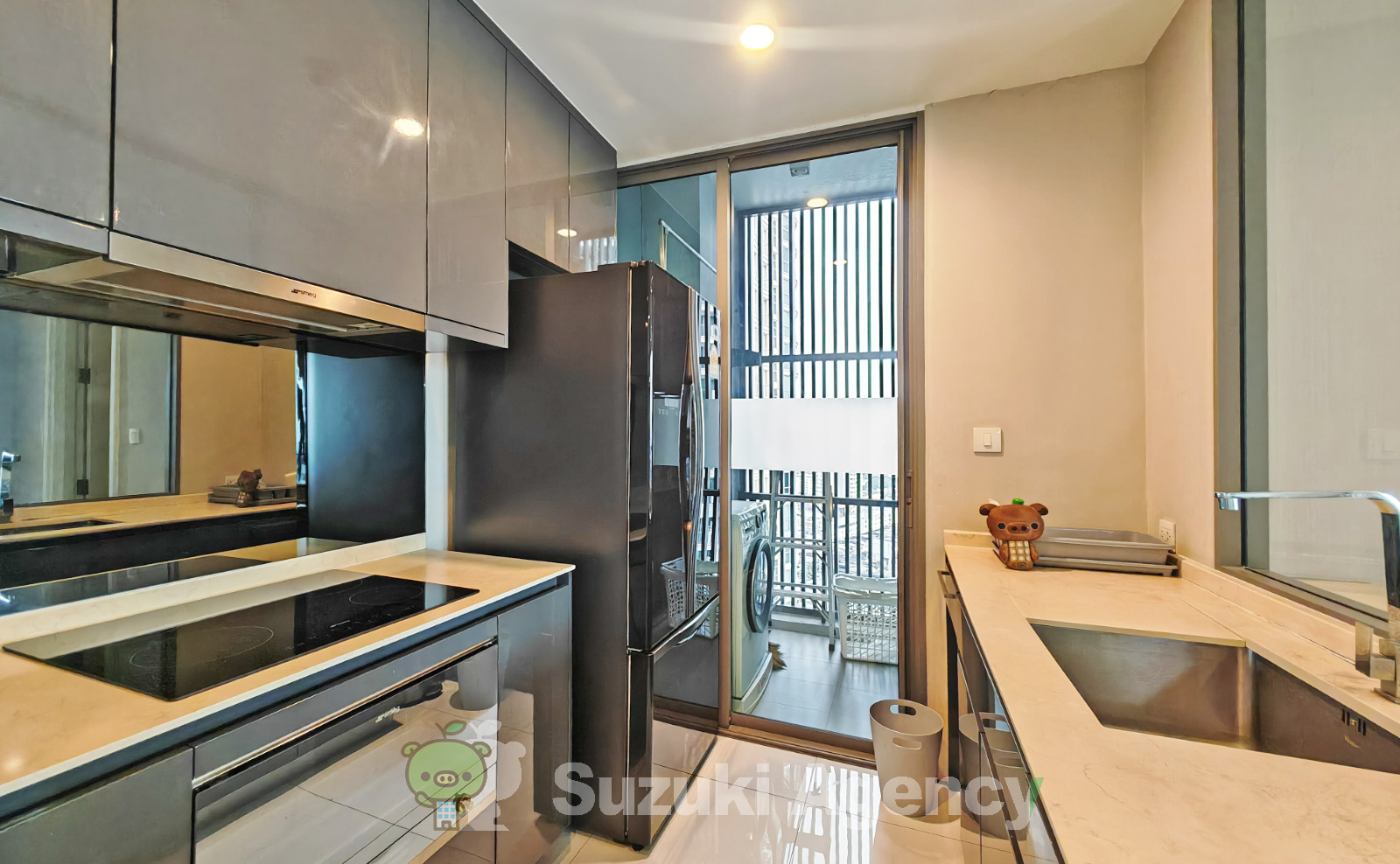 The Room Sukhumvit 69 の写真