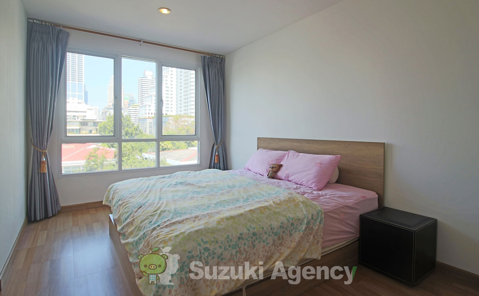 Voque Residential Condominium Sukhumvit 16 の写真