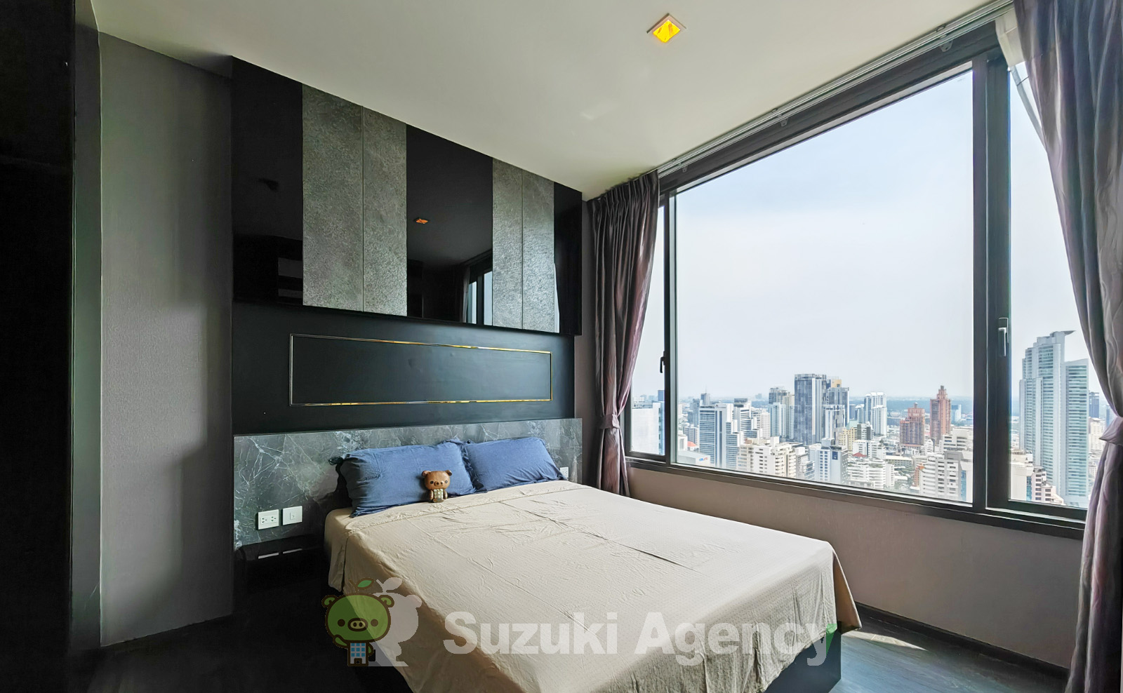 Edge Sukhumvit 23 の写真