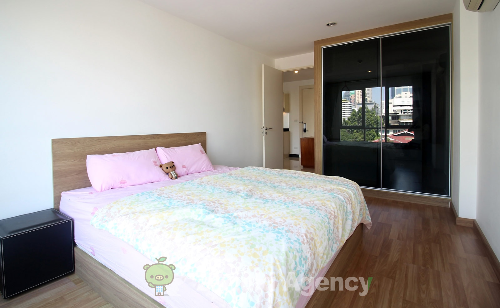 Voque Residential Condominium Sukhumvit 16 の写真