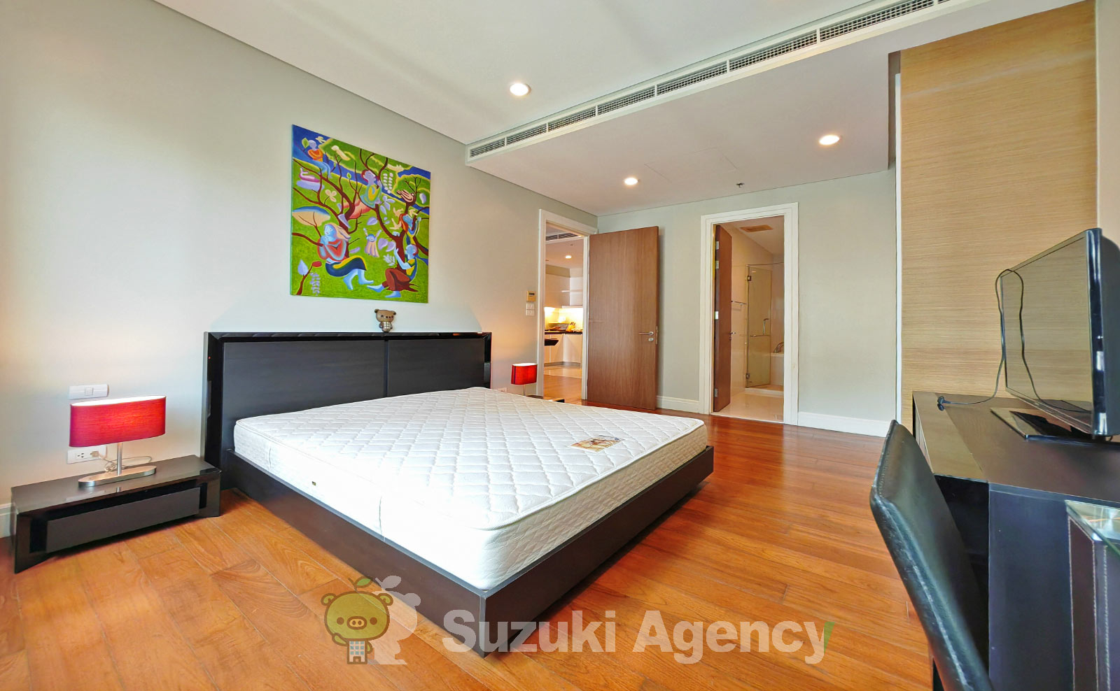 Bright Sukhumvit 24 の写真