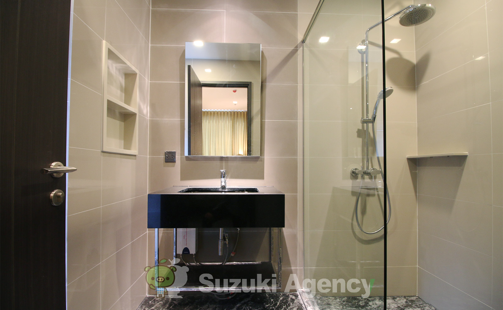 Edge Sukhumvit 23 の写真