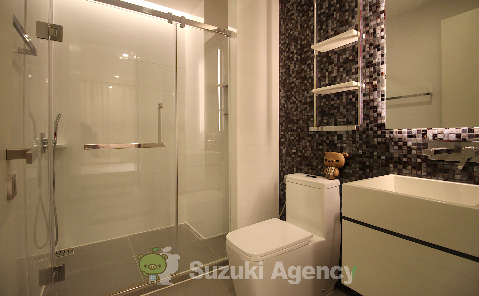 The Room Sukhumvit 69 の写真