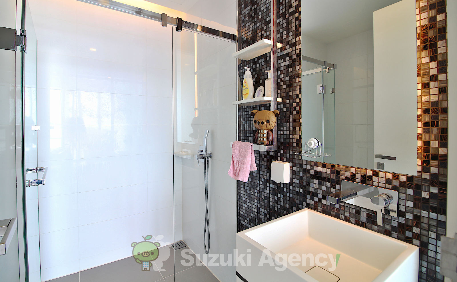 The Room Sukhumvit 69 の写真