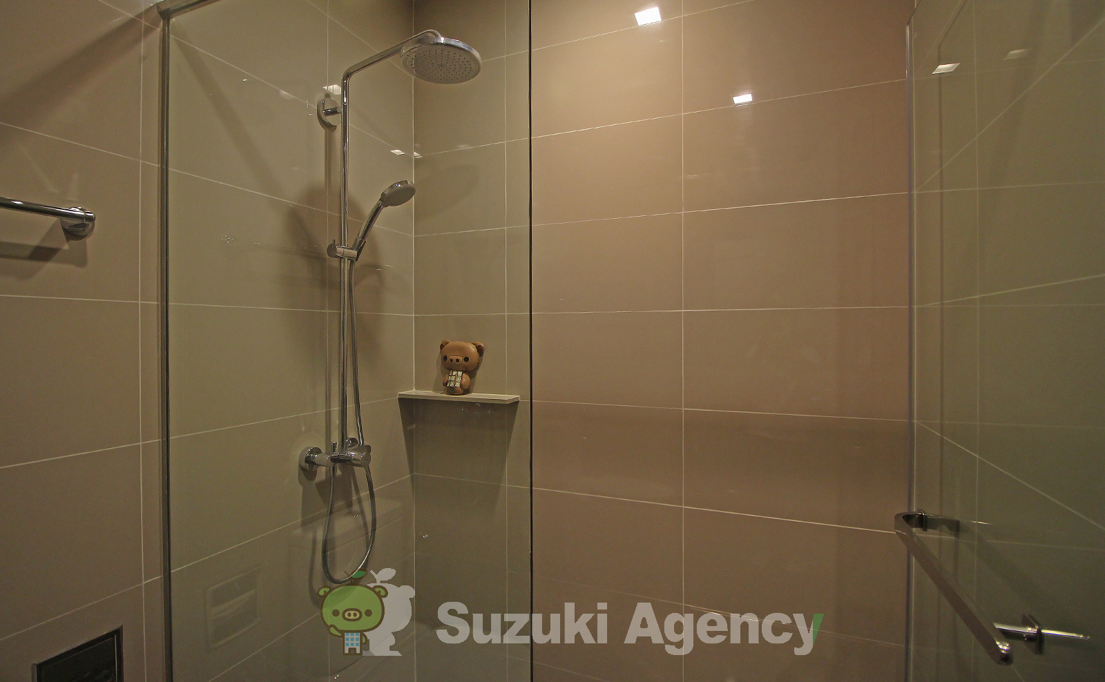 Edge Sukhumvit 23 の写真