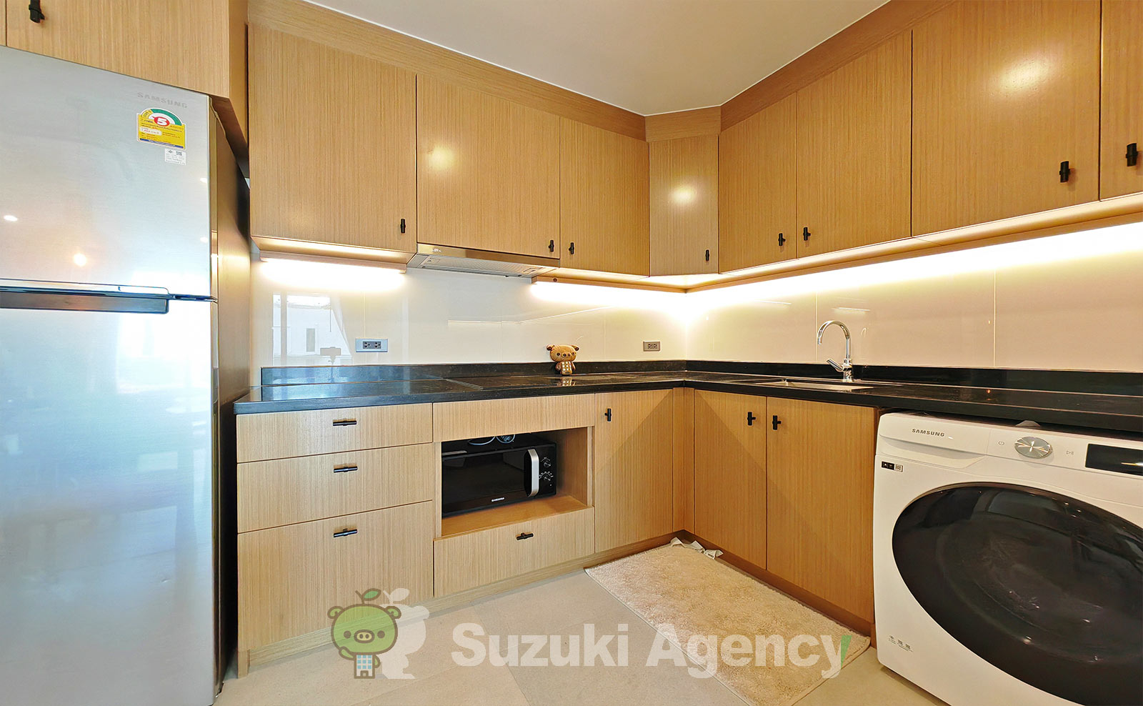 Aquila Bangkok Hotel and Residence:1 Bed Room Photos No.25