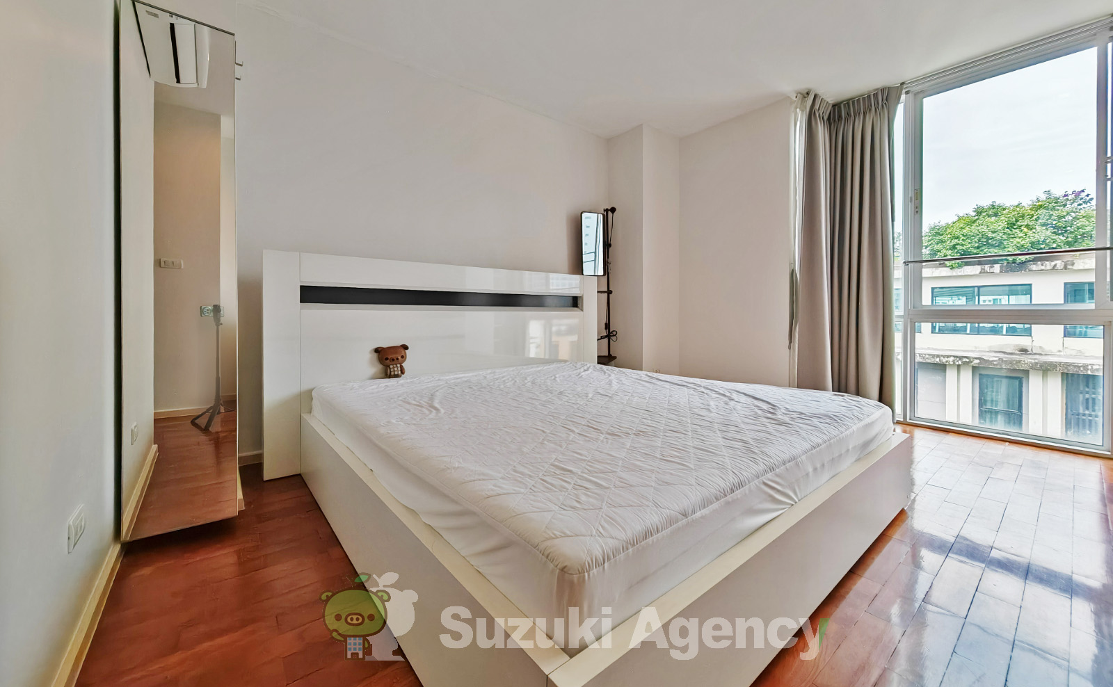 Siri On 8:2 Bed Room Photos No.65