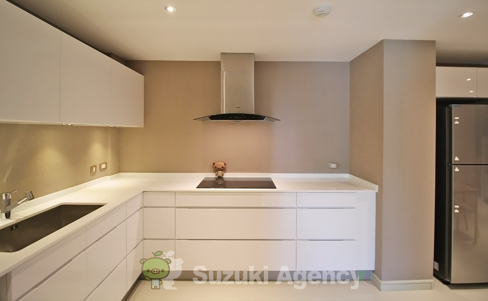 Tidy Deluxe:3 Bed Room Photos No.36