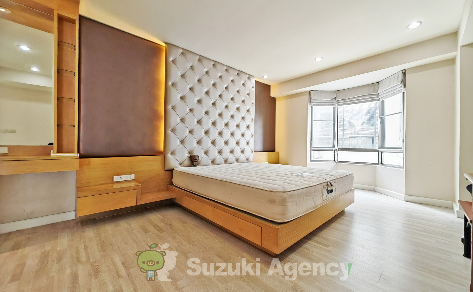 Royal Castle:3 Bed Room Photos No.37