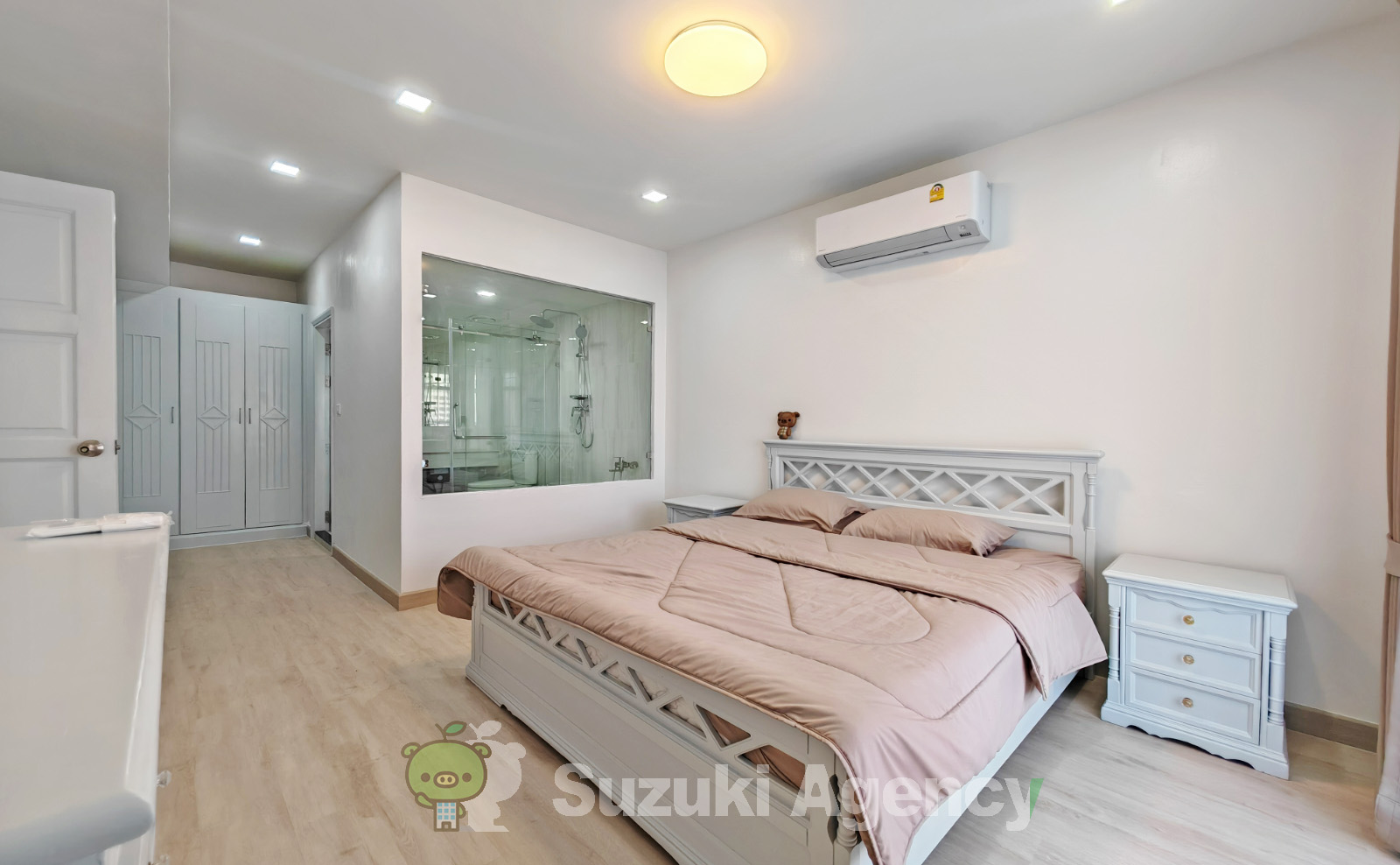 Royal Castle:3 Bed Room Photos No.68