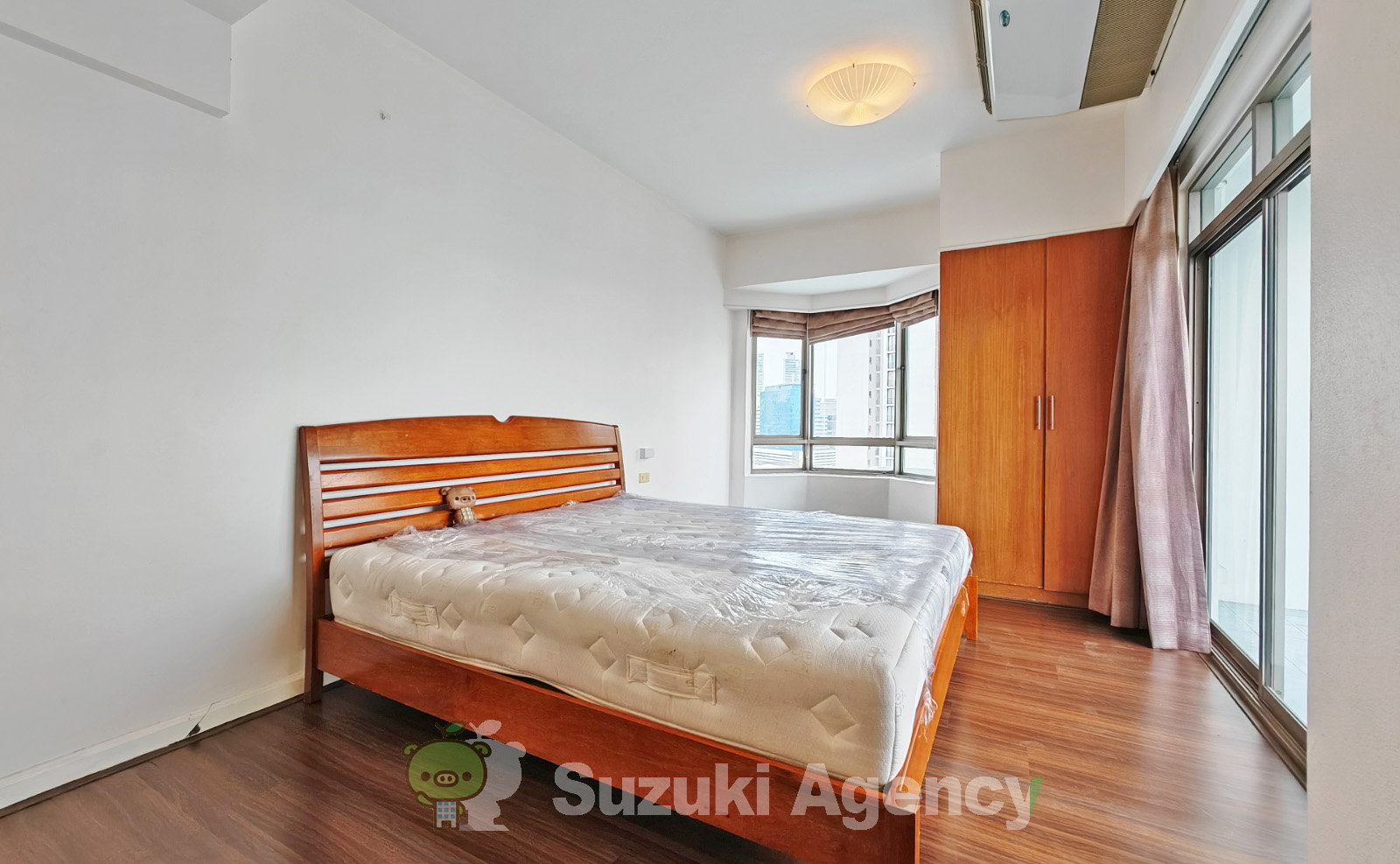 Royal Castle:3 Bed Room Photos No.69