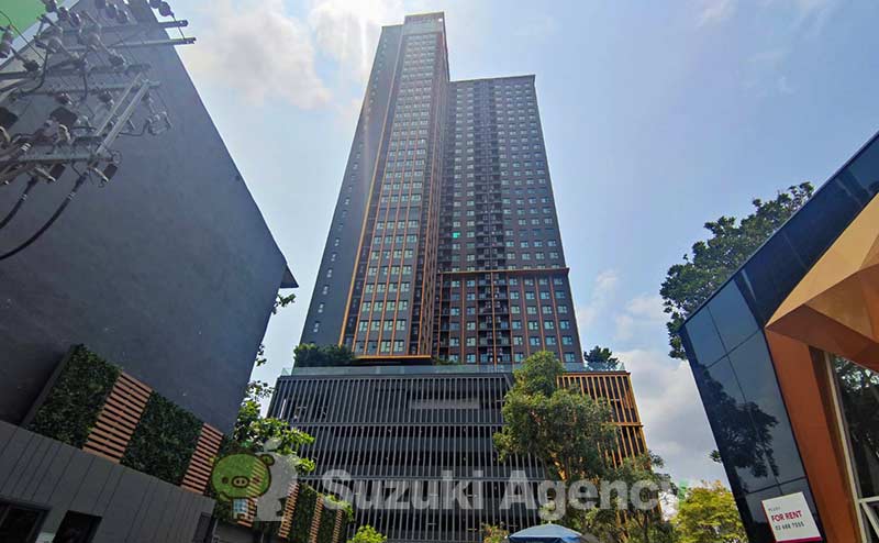 THE BASE Phetchaburi Thonglor