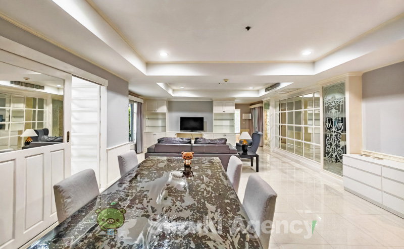 La Vie En Rose Place