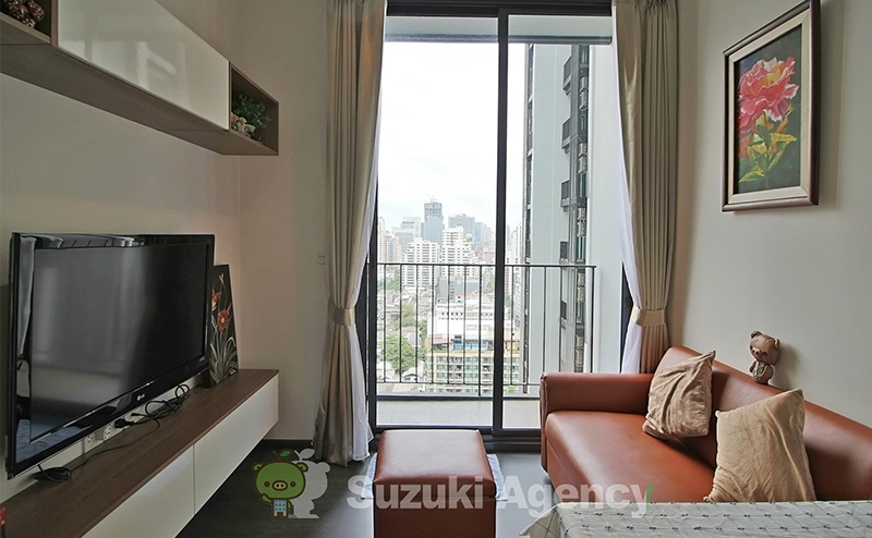 Edge Sukhumvit 23