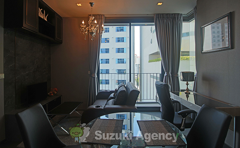Edge Sukhumvit 23