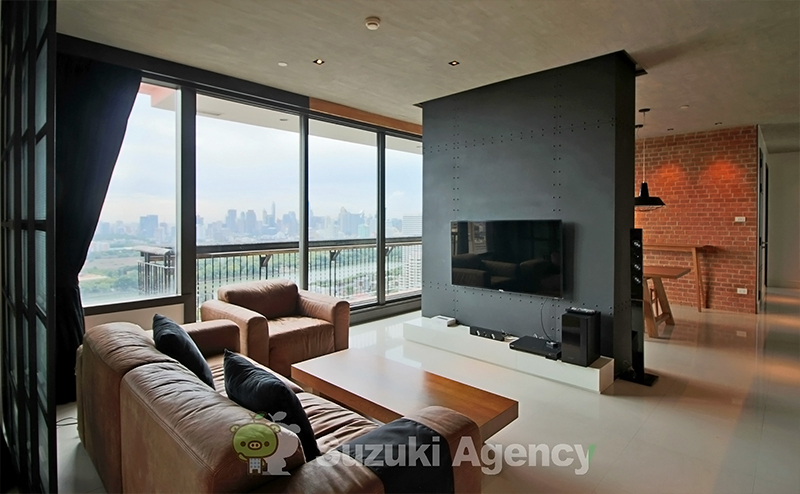 Aguston Sukhumvit 22