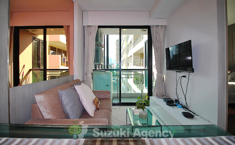 Le Cote Thonglor 8