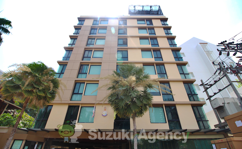 Upper Suites Sukhumvit 23