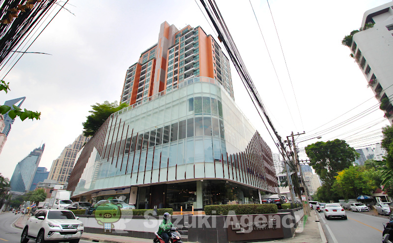 Upper Suites Sukhumvit 39