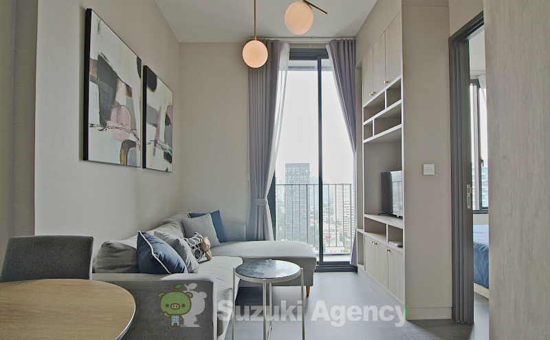Edge Sukhumvit 23