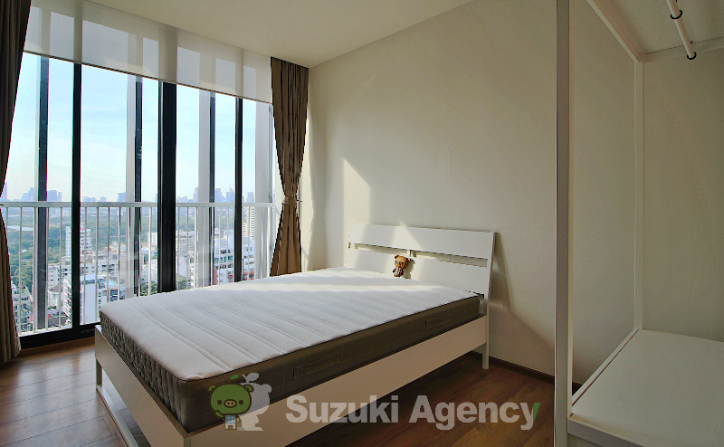 Park Origin Phrom Phong