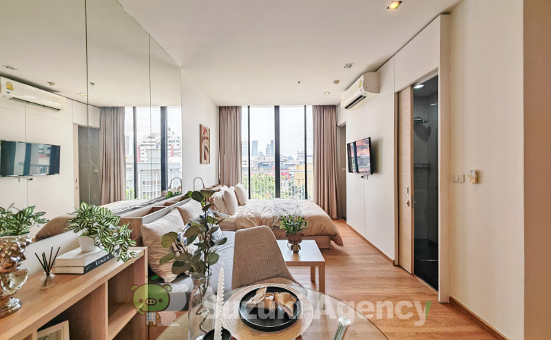 Park Origin Phrom Phong
