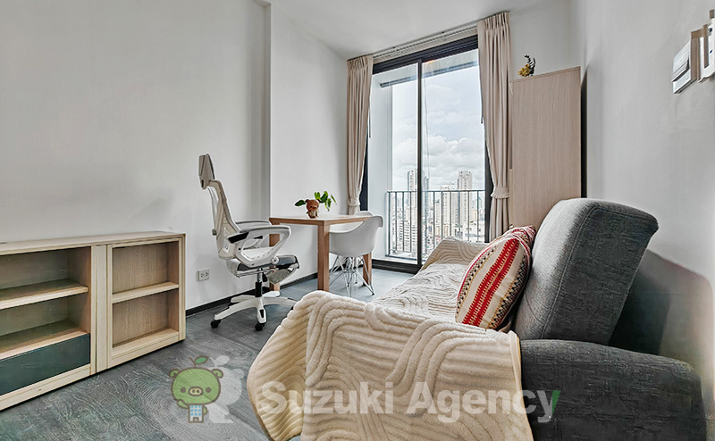Edge Sukhumvit 23