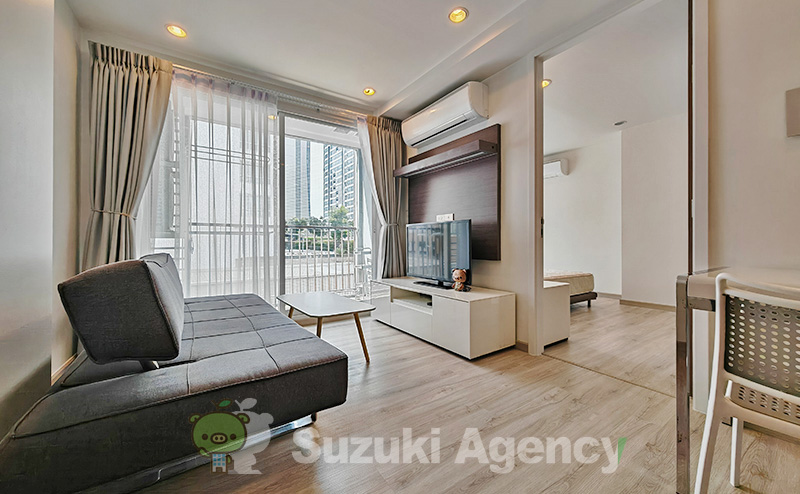 15 Sukhumvit Residence