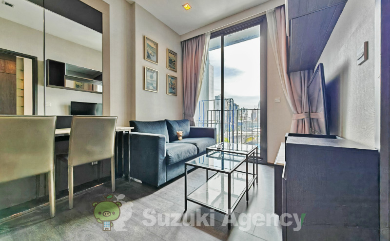 Edge Sukhumvit 23