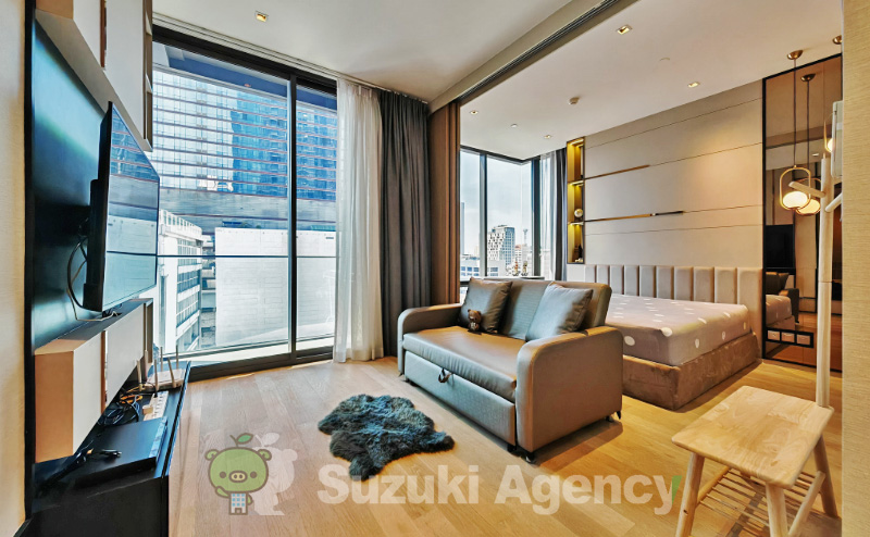 Ashton Silom